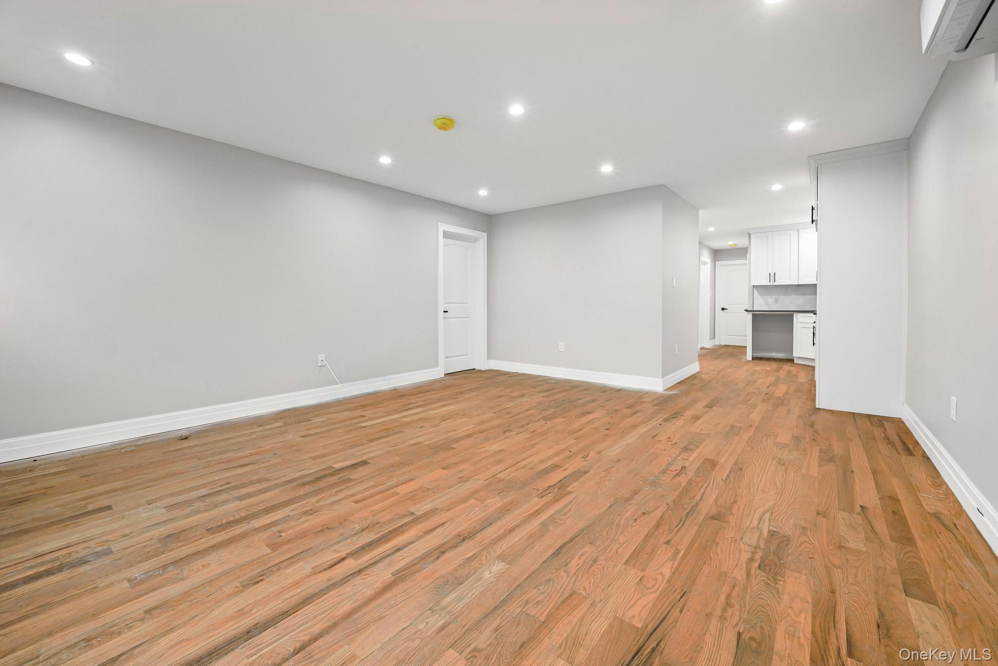 Single Family 118th  Queens, NY 11434, MLS-974100-5