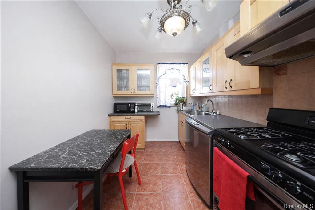 Single Family 50th  Brooklyn, NY 11220, MLS-974116-10