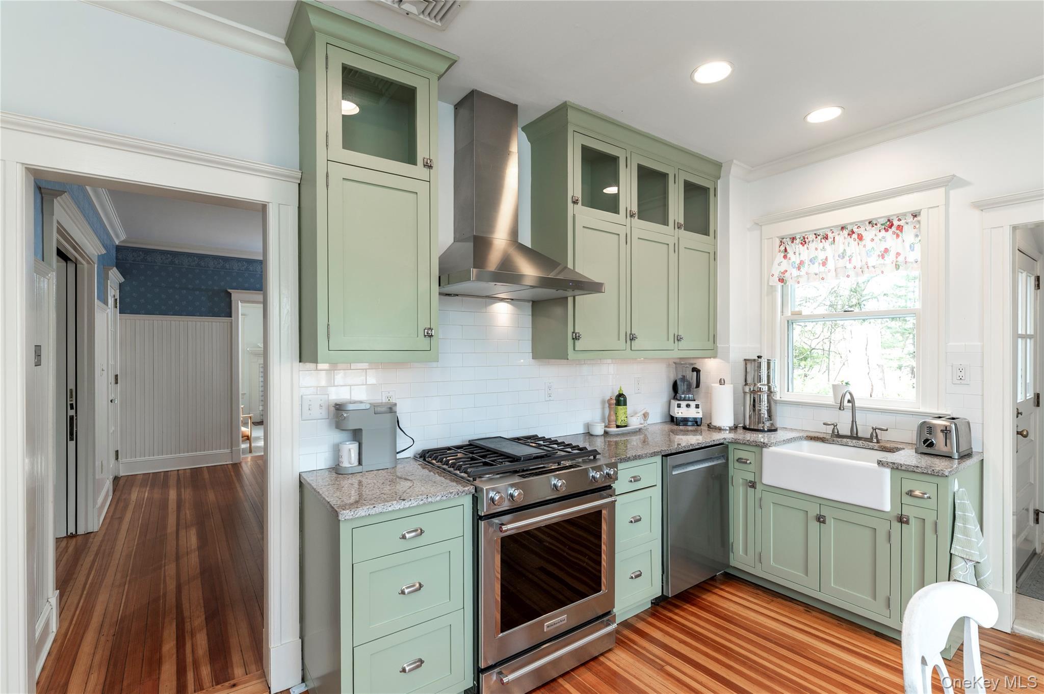 Single Family Kings  Rockland County, NY 10989, MLS-974129-11