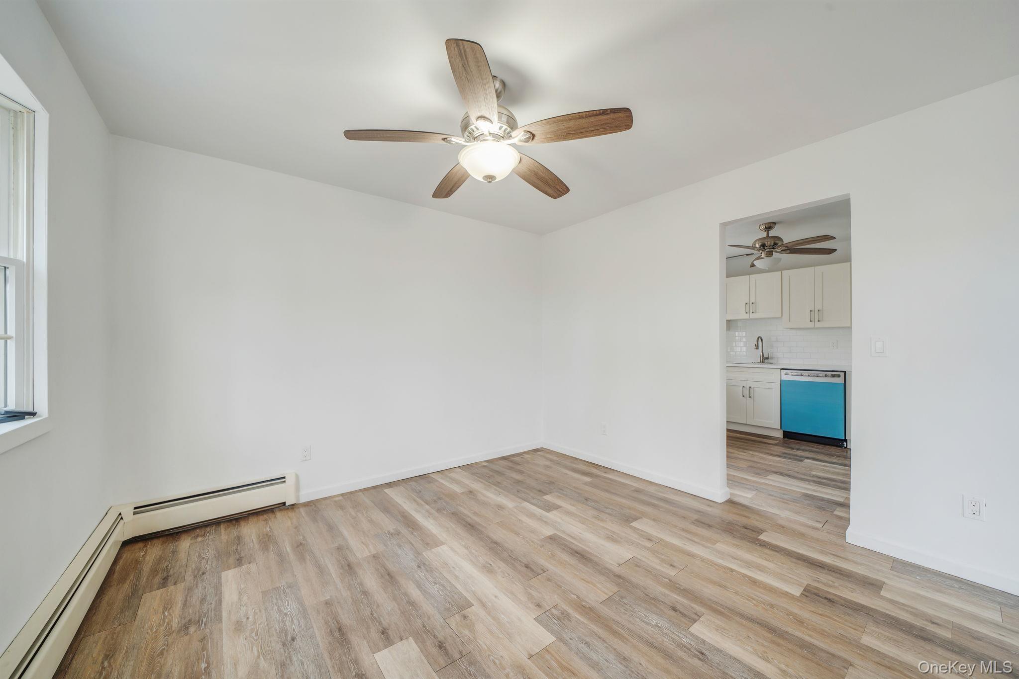 Single Family Manor  Suffolk County, NY 11967, MLS-974154-12