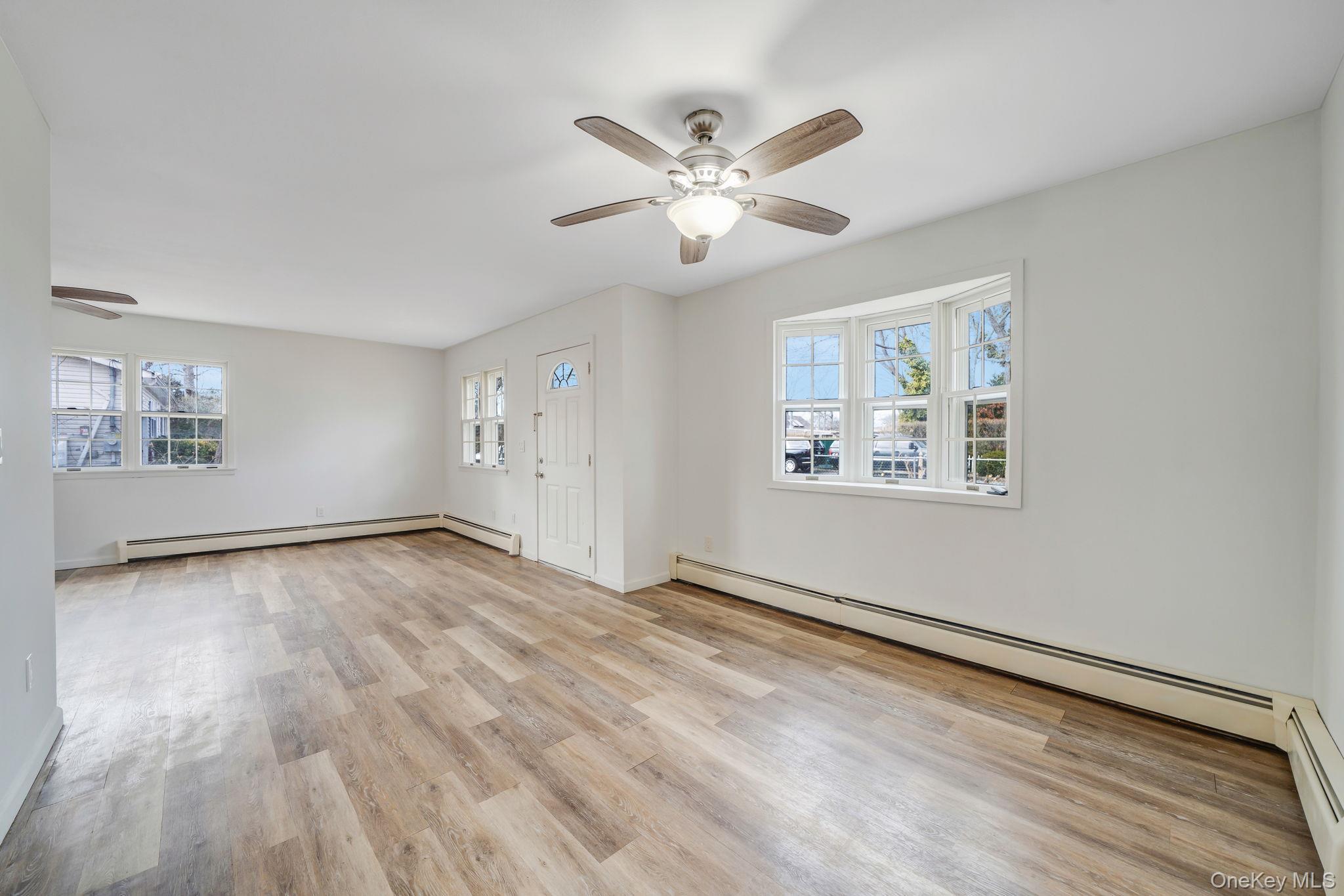 Single Family Manor  Suffolk County, NY 11967, MLS-974154-13