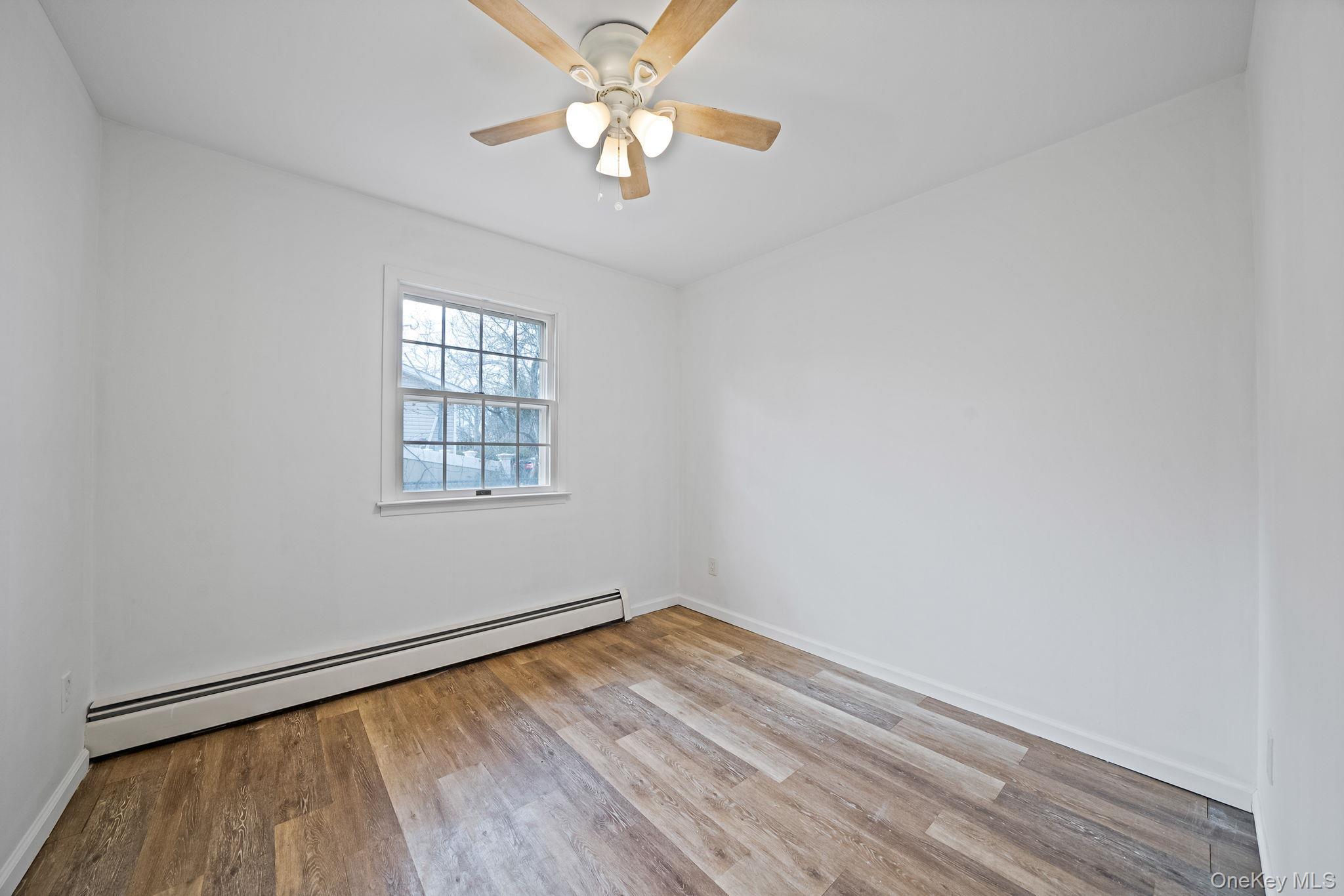 Single Family Manor  Suffolk County, NY 11967, MLS-974154-14