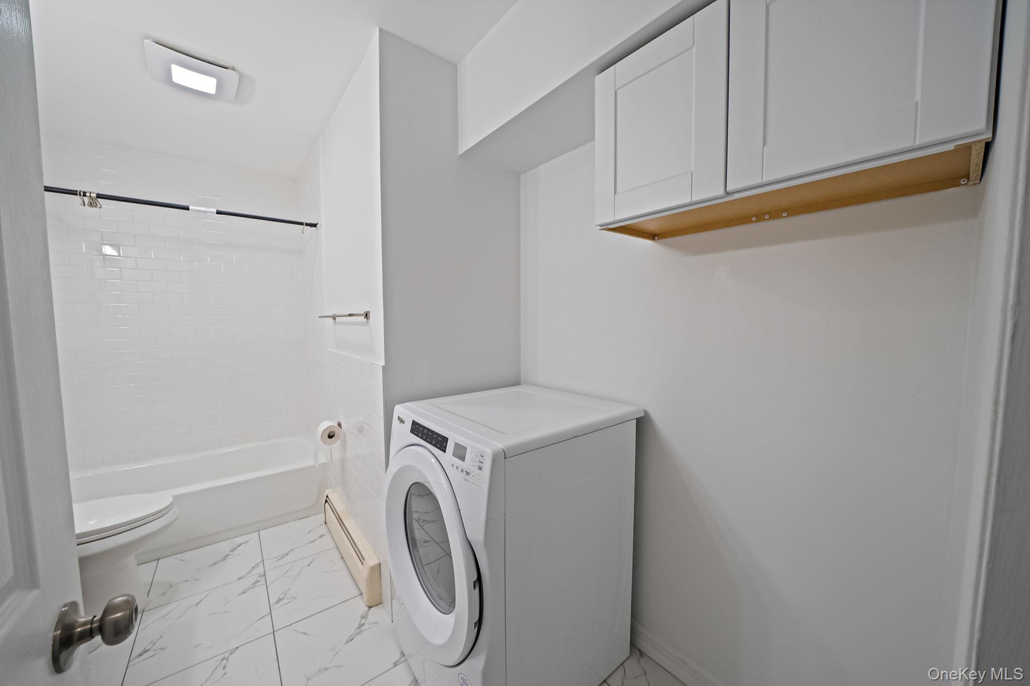 Single Family Manor  Suffolk County, NY 11967, MLS-974154-20