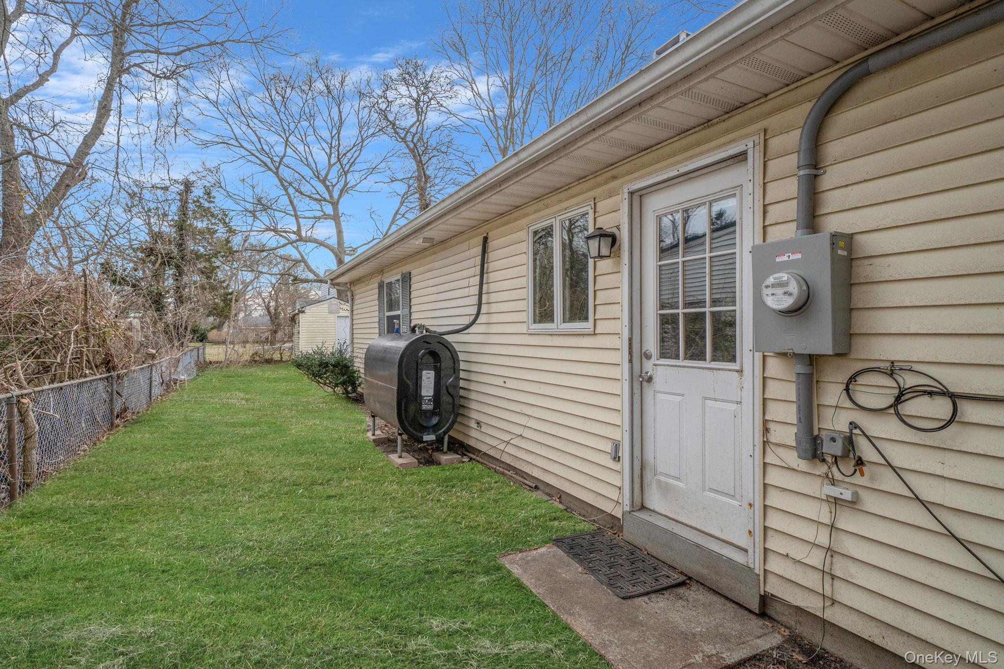 Single Family Manor  Suffolk County, NY 11967, MLS-974154-22