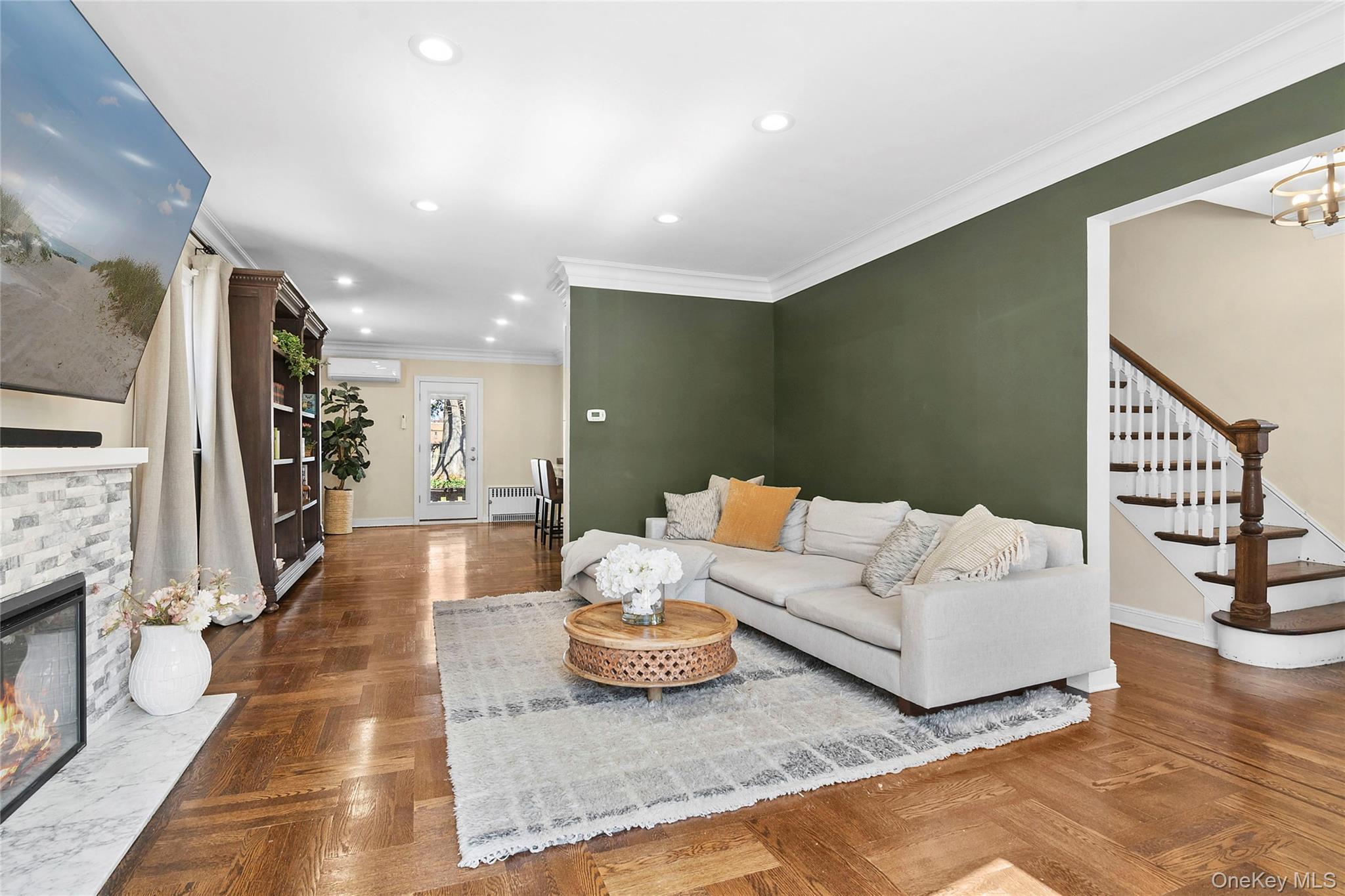 Single Family Alderton  Queens, NY 11374, MLS-974162-2