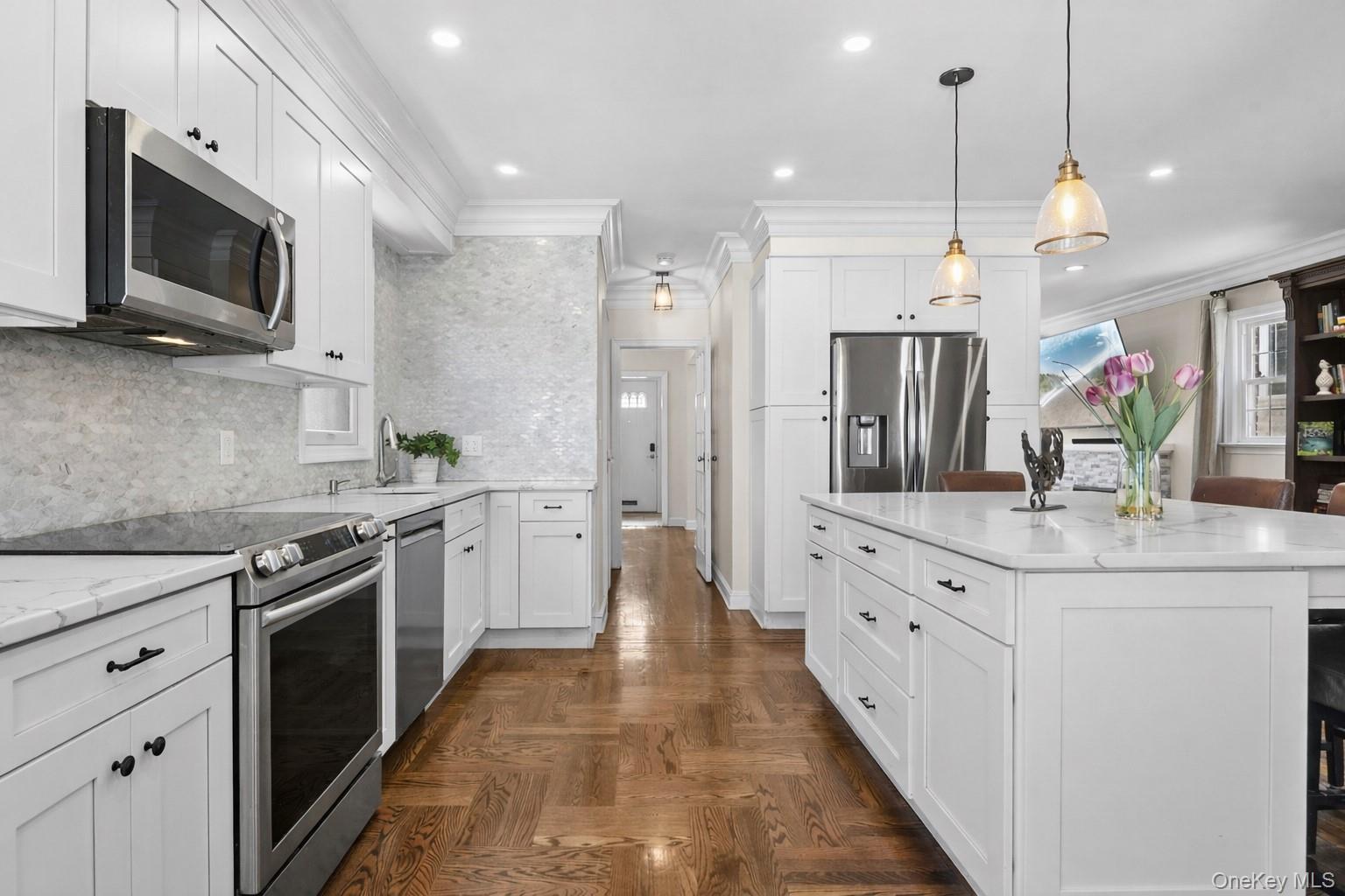 Single Family Alderton  Queens, NY 11374, MLS-974162-4