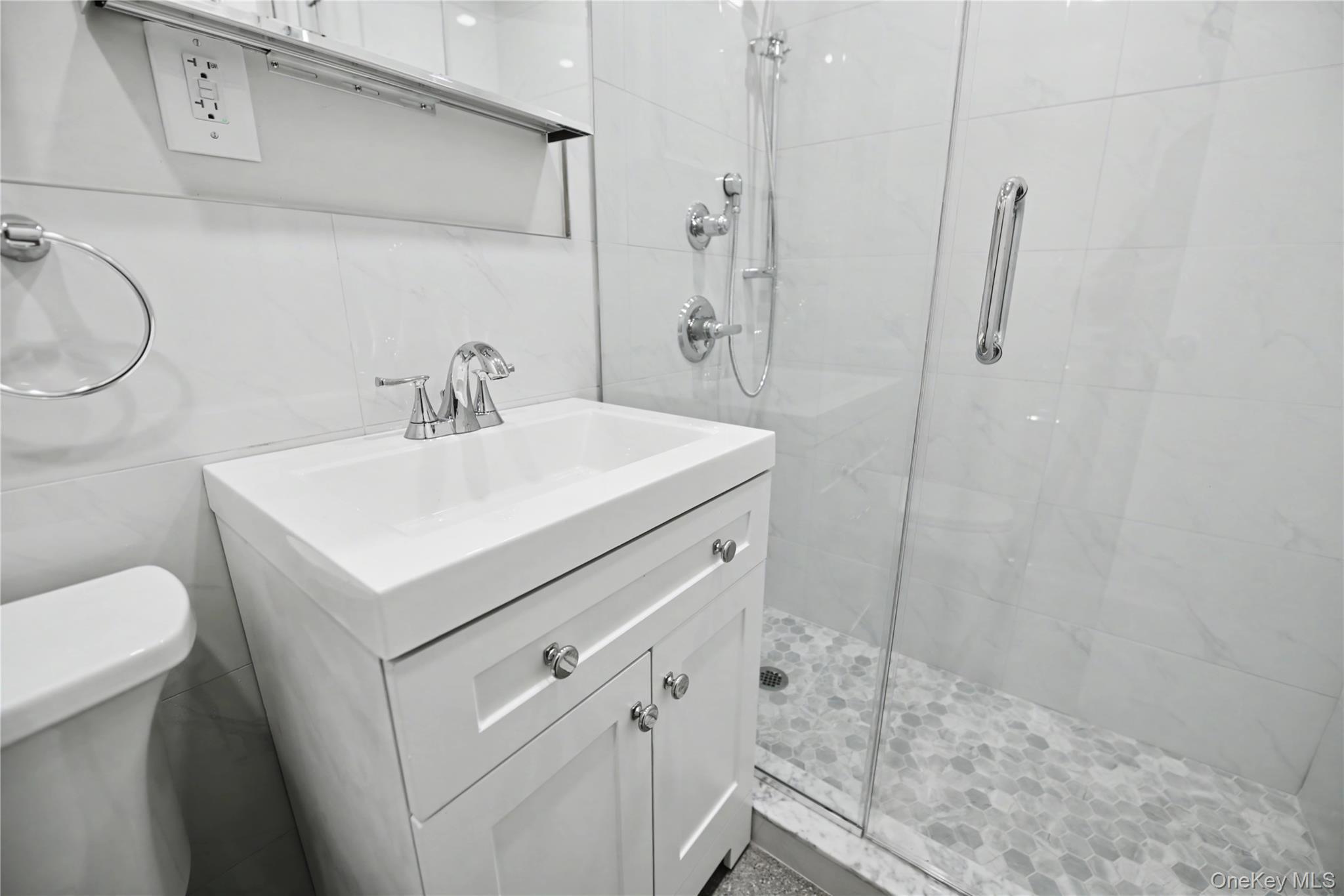 Single Family 68th Queens, NY 11379, MLS-974165-23
