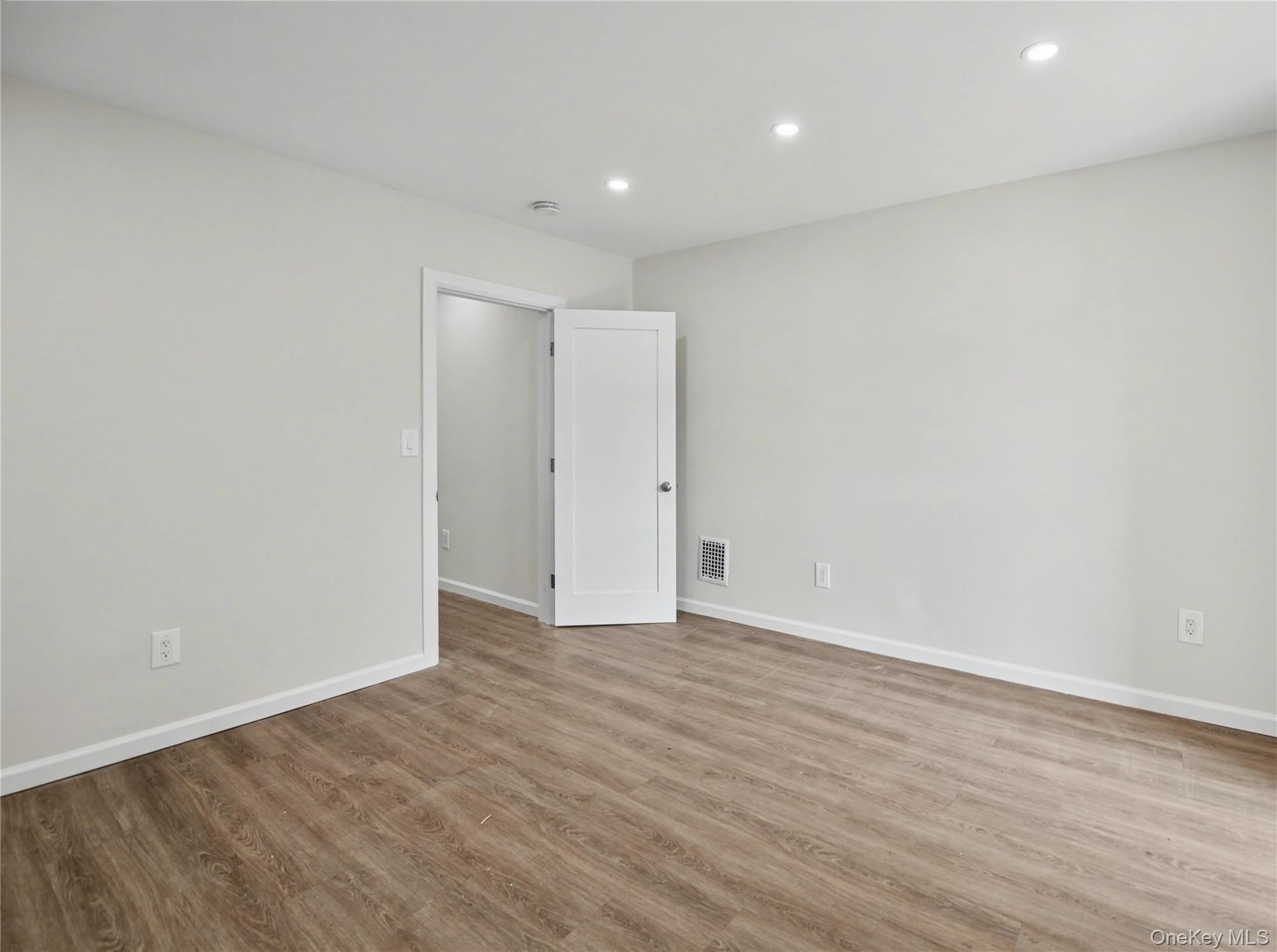 Single Family 68th Queens, NY 11379, MLS-974165-9