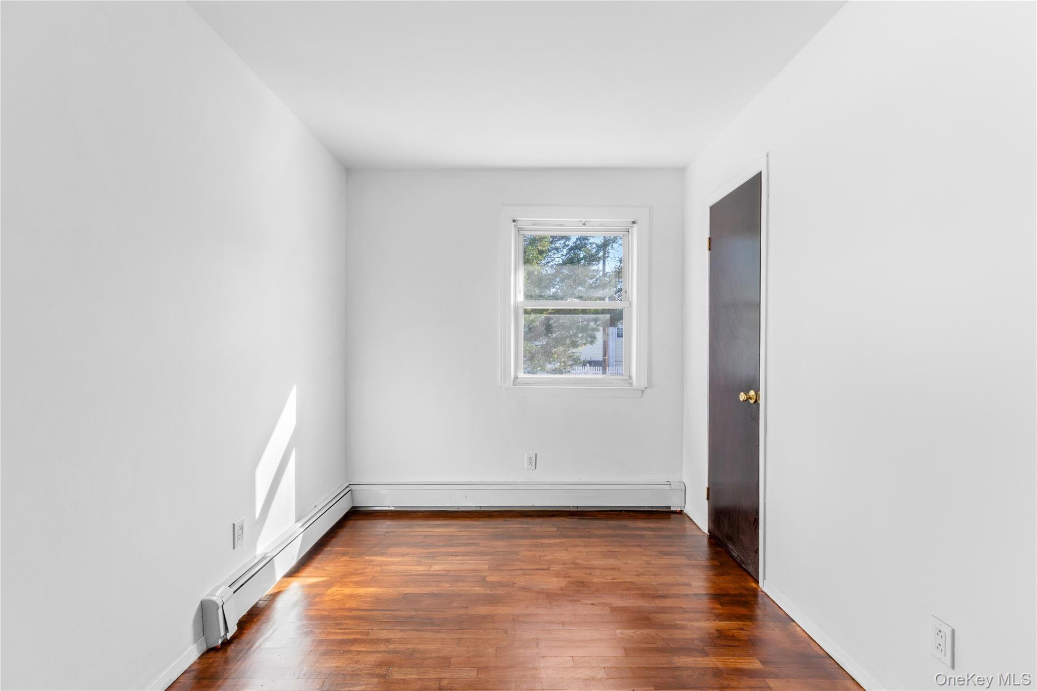 Single Family 41 St  Suffolk County, NY 11726, MLS-974179-10