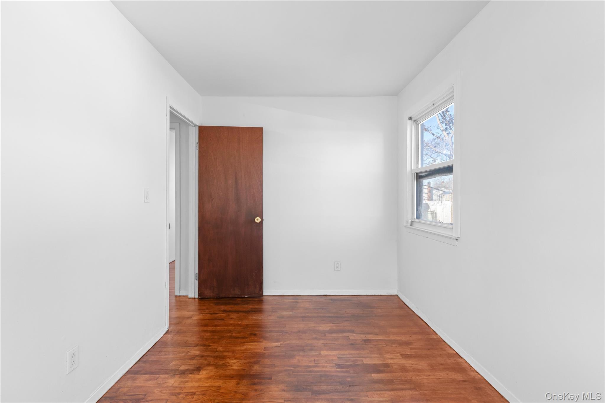 Single Family 41 St  Suffolk County, NY 11726, MLS-974179-11