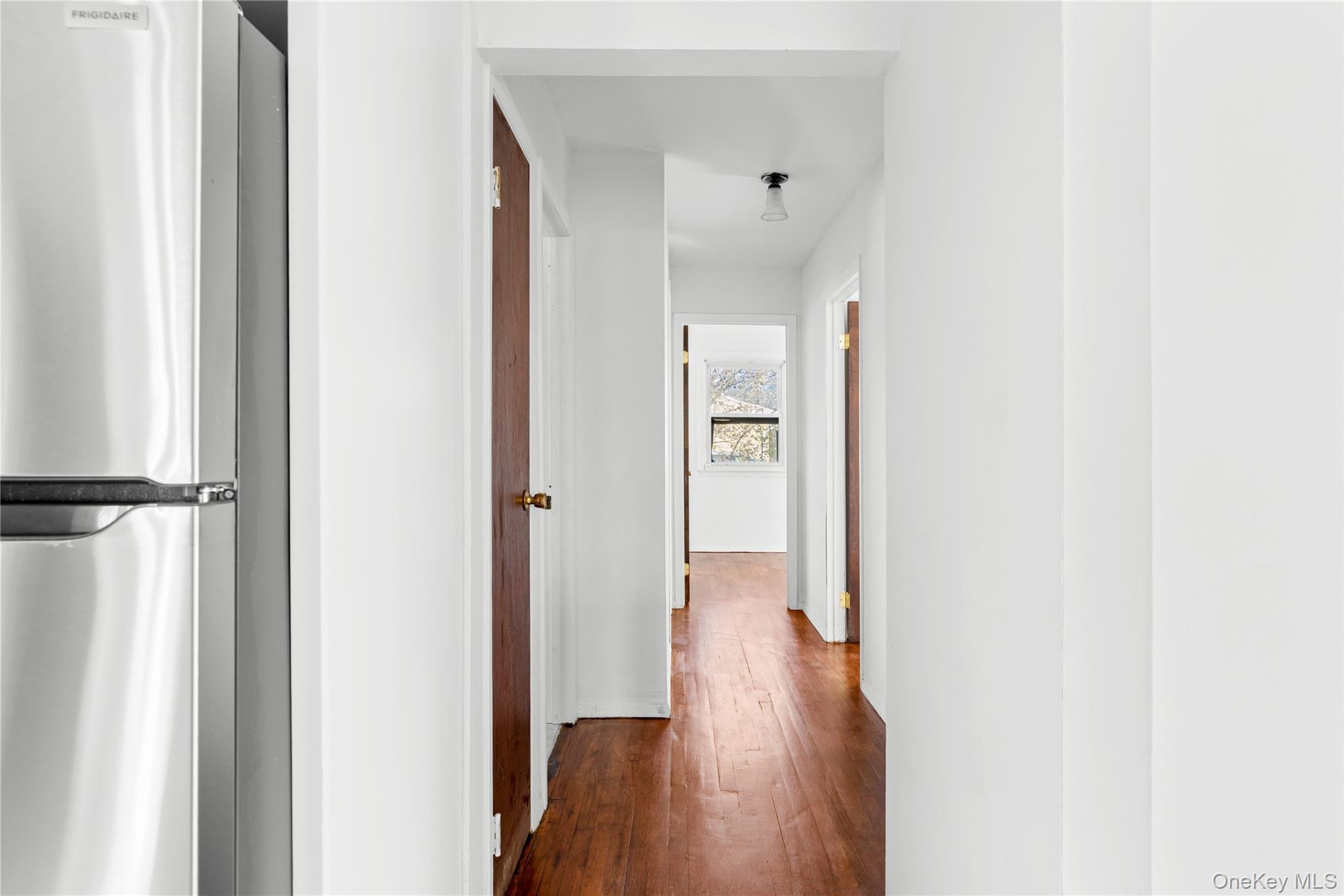 Single Family 41 St  Suffolk County, NY 11726, MLS-974179-7