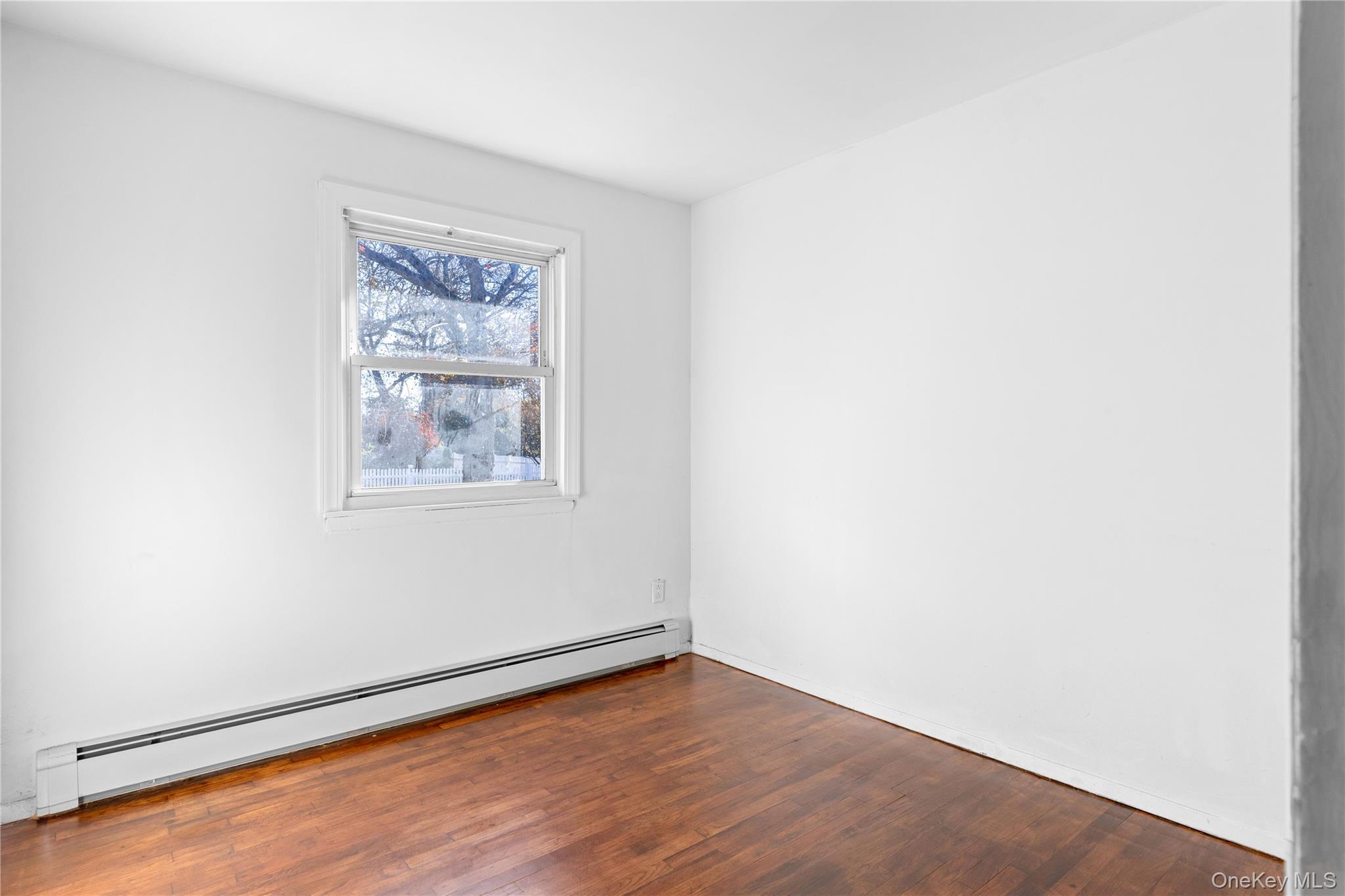 Single Family 41 St  Suffolk County, NY 11726, MLS-974179-9