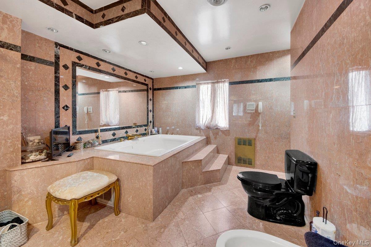 Single Family Waterbury  Bronx, NY 10465, MLS-974181-11