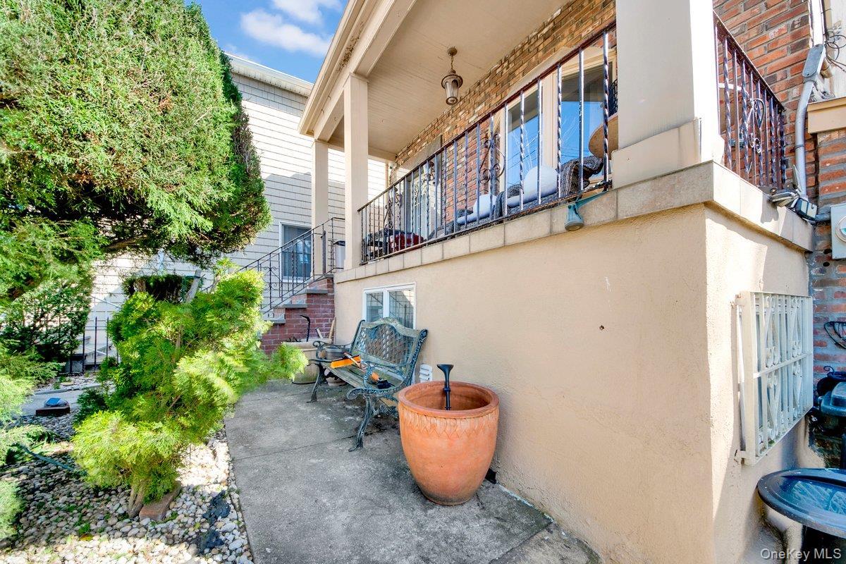 Single Family Waterbury  Bronx, NY 10465, MLS-974181-2