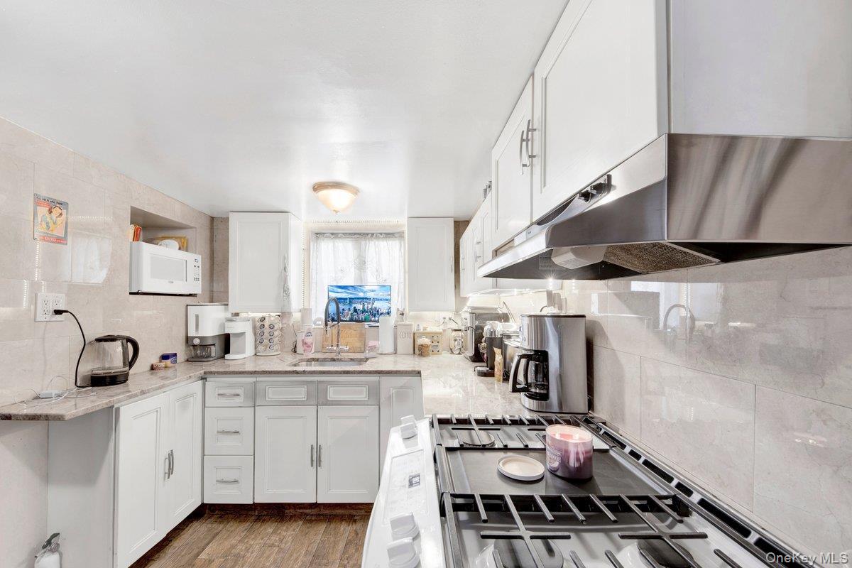 Single Family Waterbury  Bronx, NY 10465, MLS-974181-22