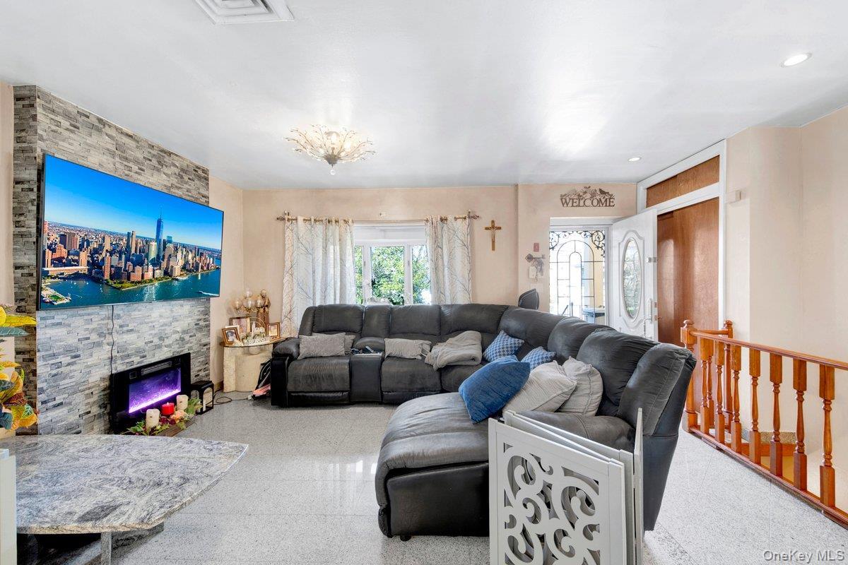 Single Family Waterbury  Bronx, NY 10465, MLS-974181-3