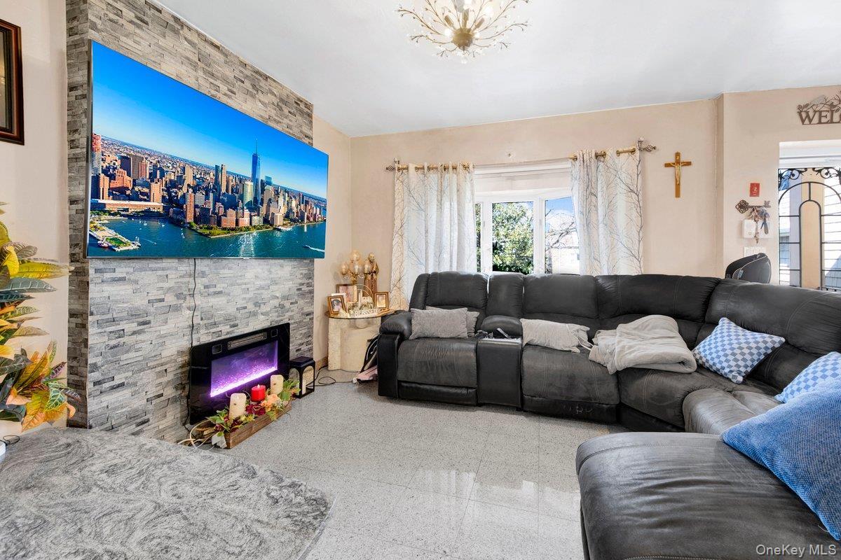 Single Family Waterbury  Bronx, NY 10465, MLS-974181-4