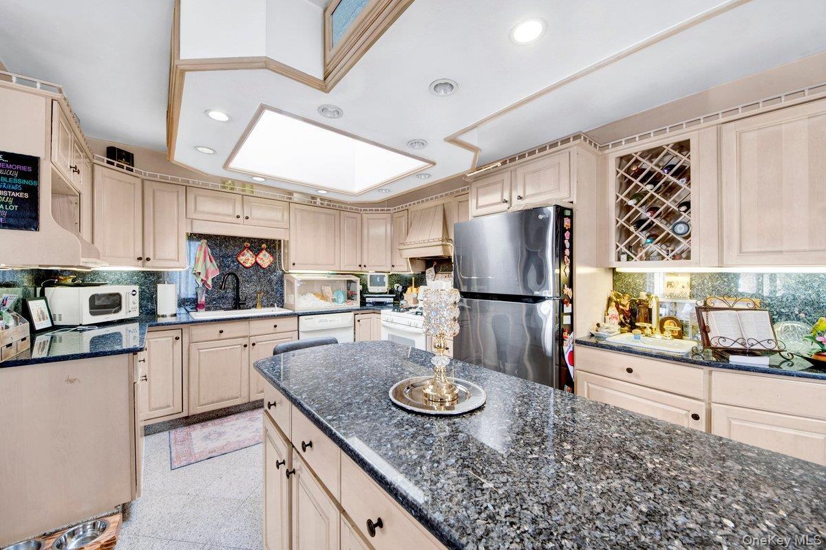 Single Family Waterbury  Bronx, NY 10465, MLS-974181-7