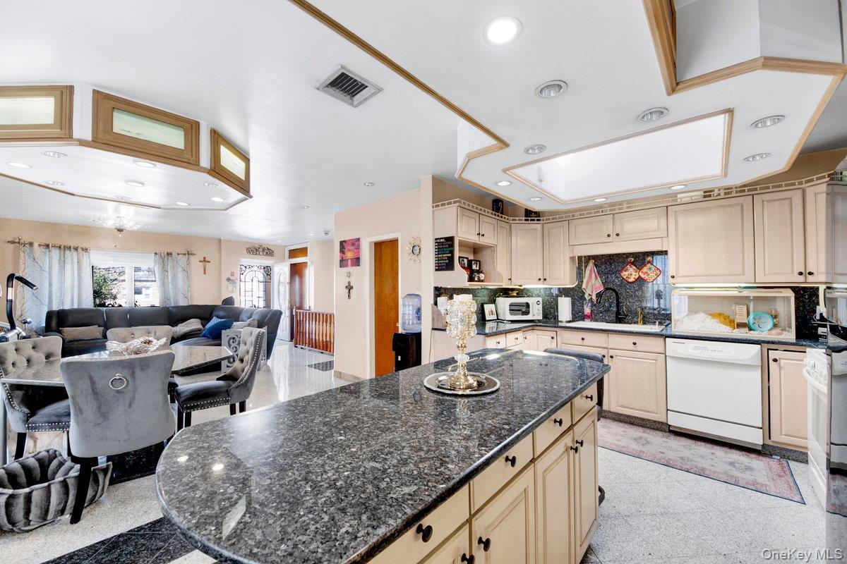 Single Family Waterbury  Bronx, NY 10465, MLS-974181-8