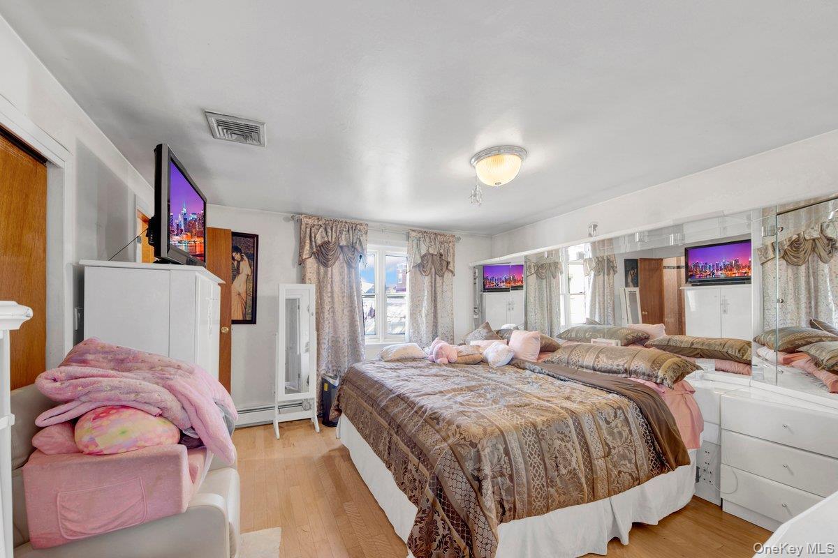 Single Family Waterbury  Bronx, NY 10465, MLS-974181-9