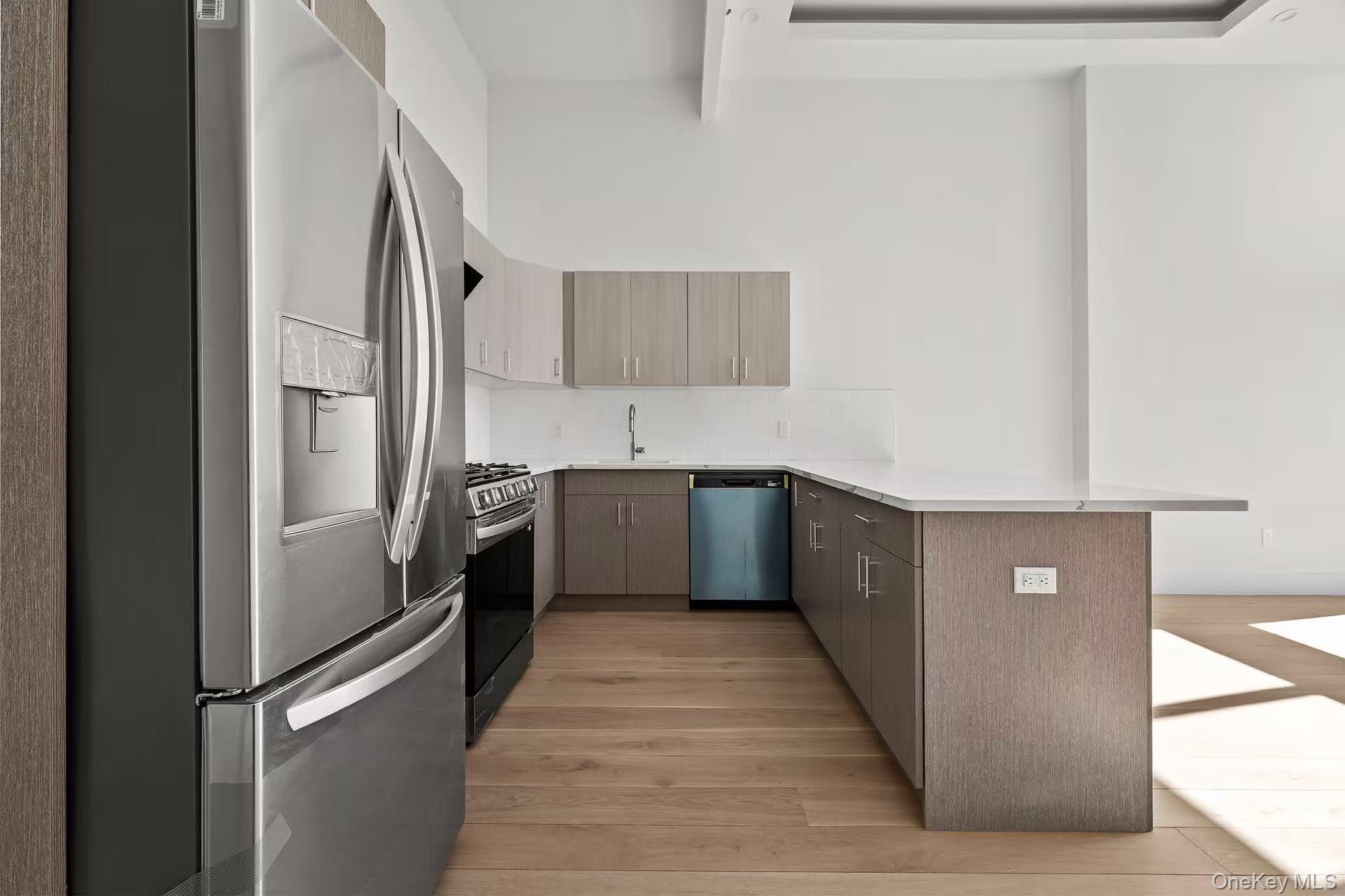 Condo Fowler  Queens, NY 11355, MLS-974195-3