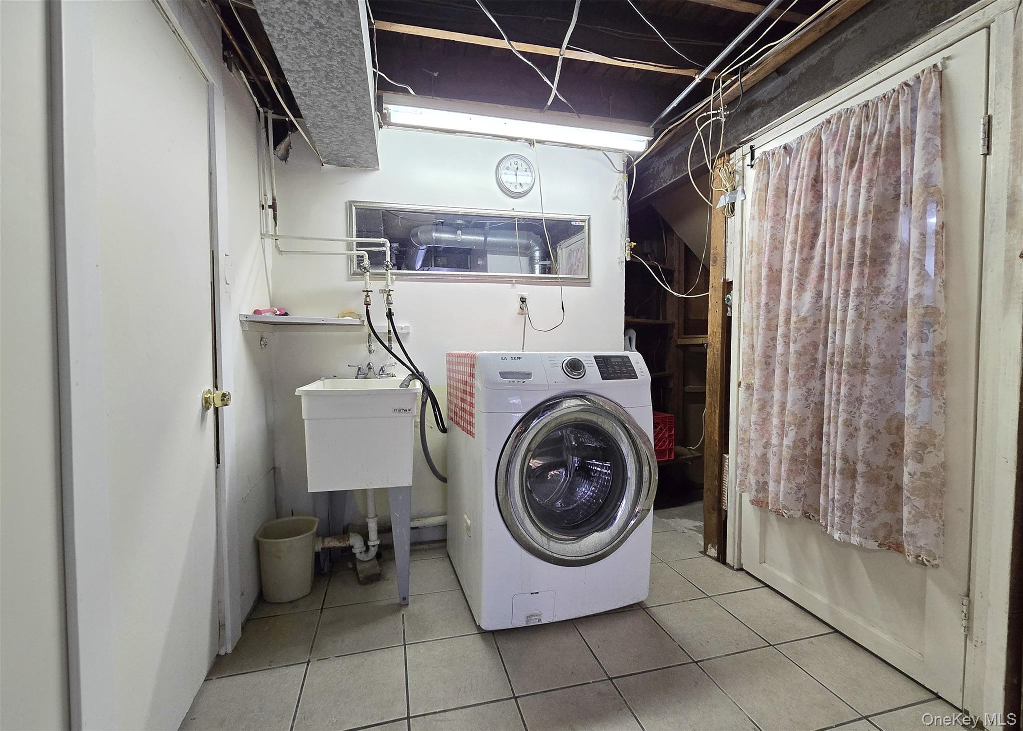 Single Family Mcalester  Nassau County, NY 11801, MLS-974200-18