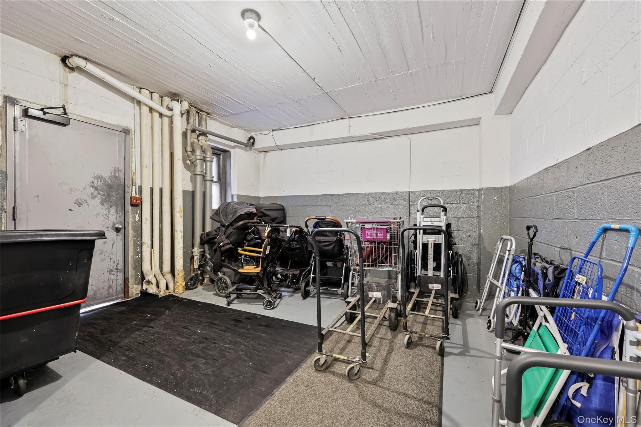 Coop Parkview  Westchester County, NY 10708, MLS-974253-15