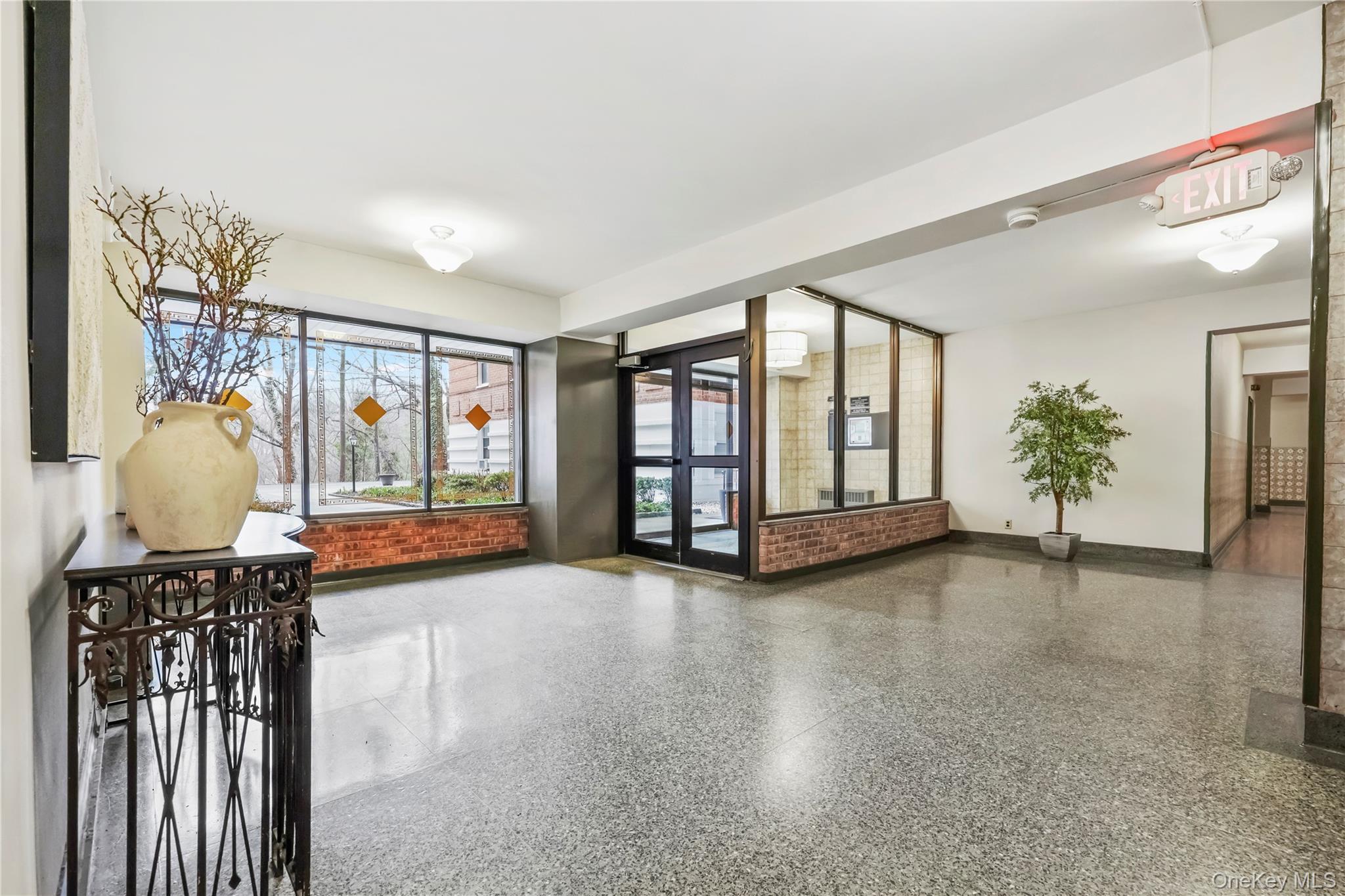 Coop Parkview  Westchester County, NY 10708, MLS-974253-16