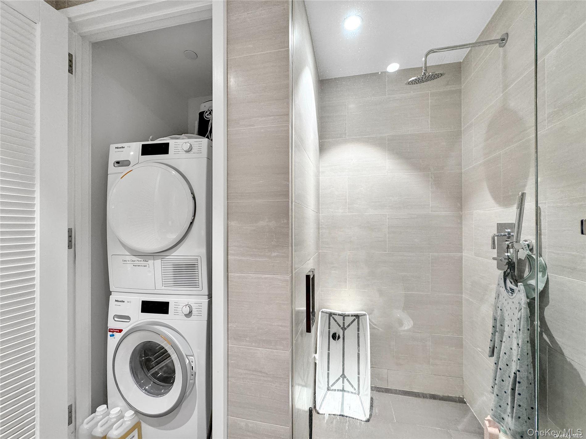 Condo 39th  Queens, NY 11354, MLS-974254-9