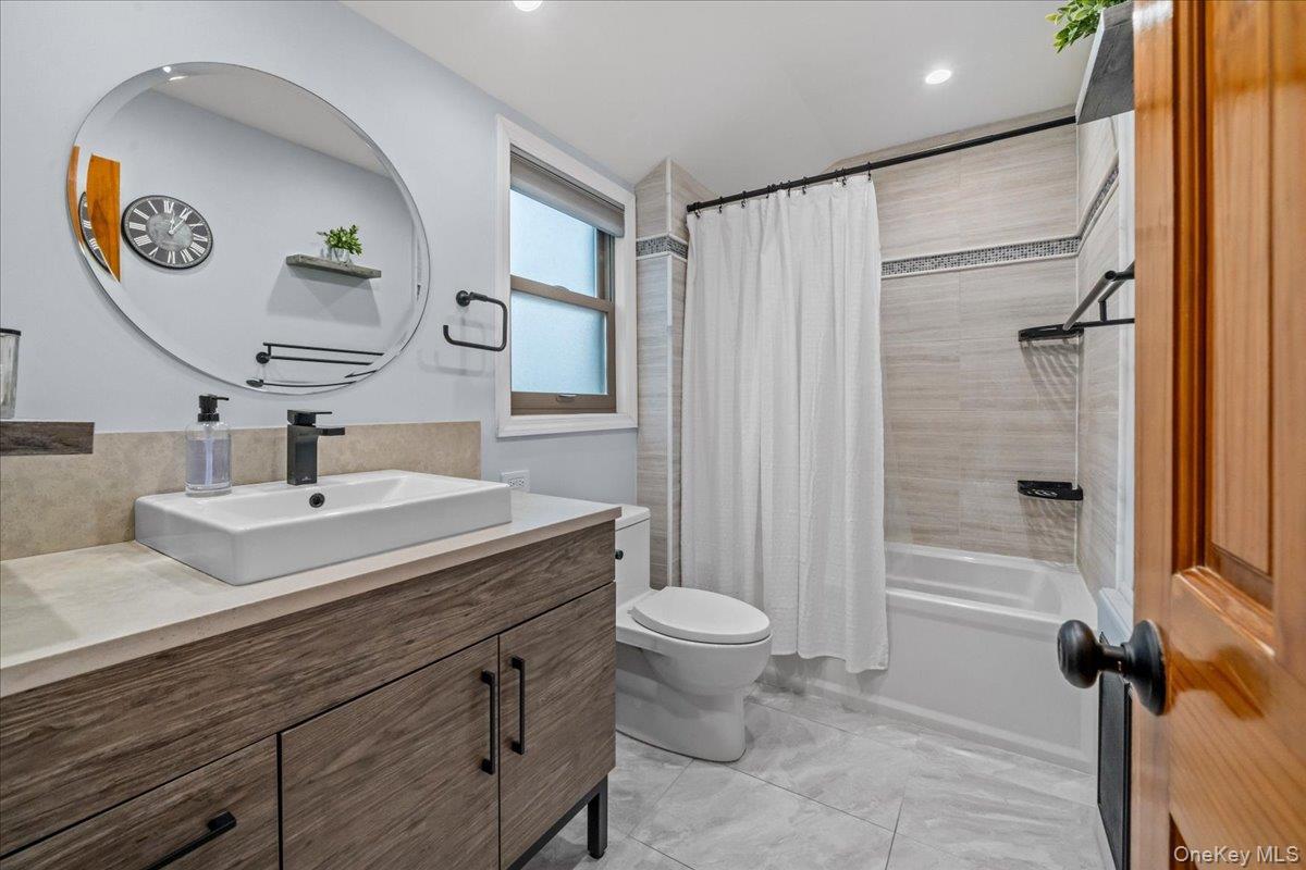 Single Family Polo  Bronx, NY 10465, MLS-974259-20