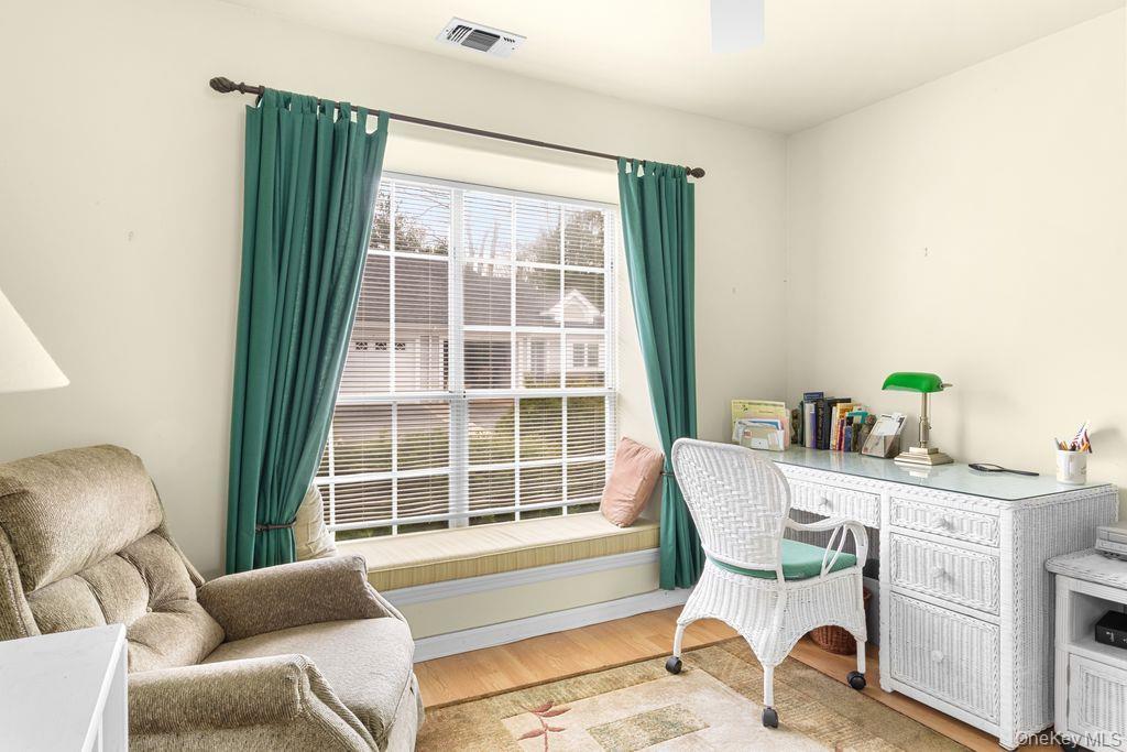 Condo Huntington  Suffolk County, NY 11961, MLS-974264-14