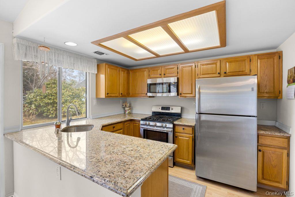 Condo Huntington  Suffolk County, NY 11961, MLS-974264-20