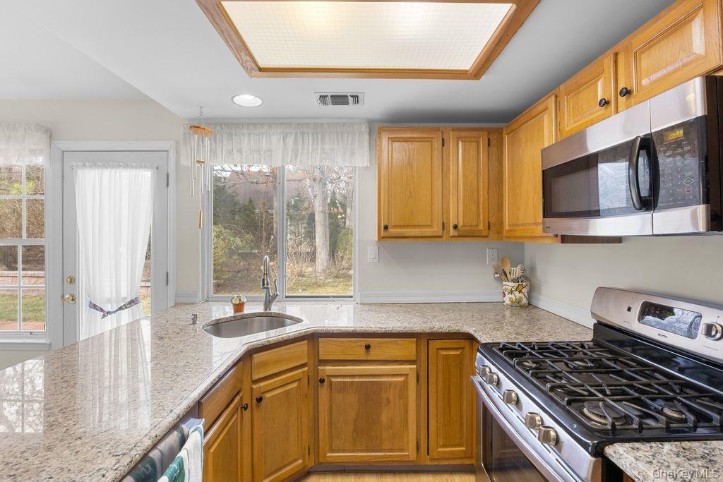 Condo Huntington  Suffolk County, NY 11961, MLS-974264-21