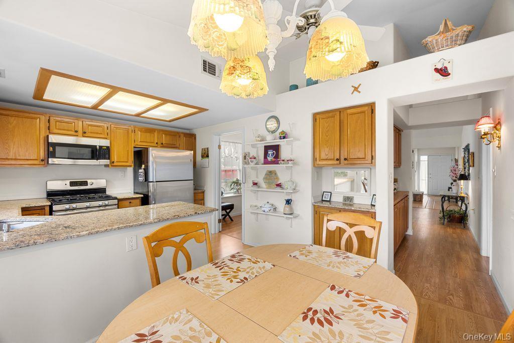 Condo Huntington  Suffolk County, NY 11961, MLS-974264-23