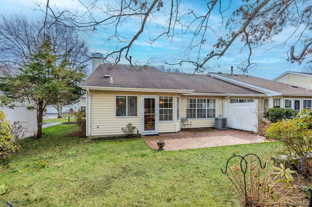 Condo Huntington  Suffolk County, NY 11961, MLS-974264-35