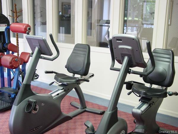 Condo Huntington  Suffolk County, NY 11961, MLS-974264-38