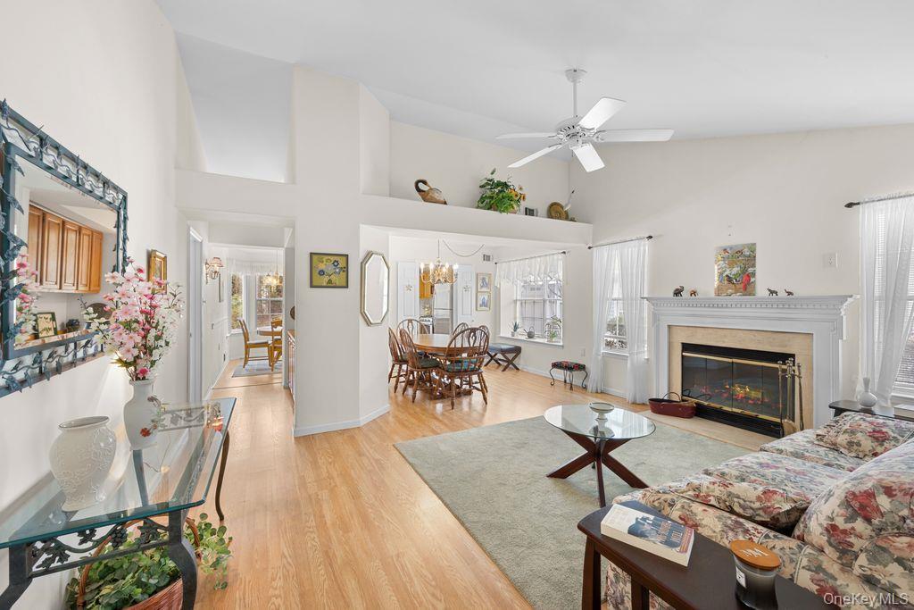 Condo Huntington  Suffolk County, NY 11961, MLS-974264-5