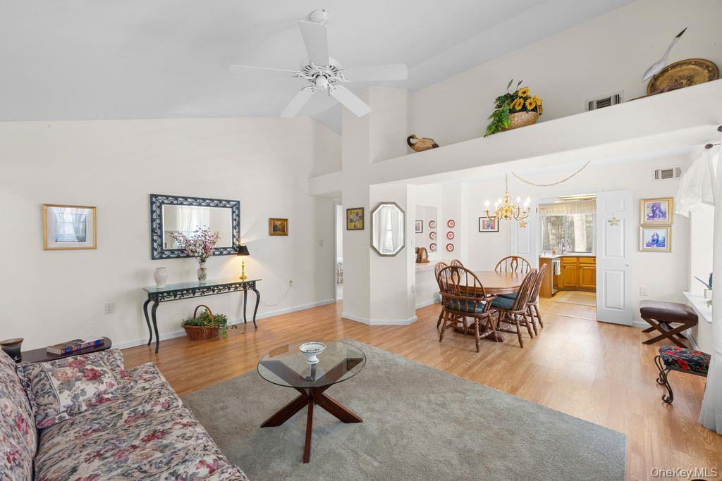 Condo Huntington  Suffolk County, NY 11961, MLS-974264-7