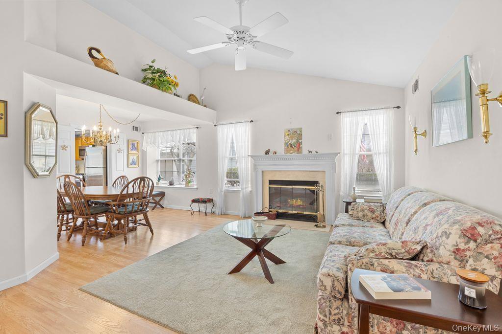 Condo Huntington  Suffolk County, NY 11961, MLS-974264-8