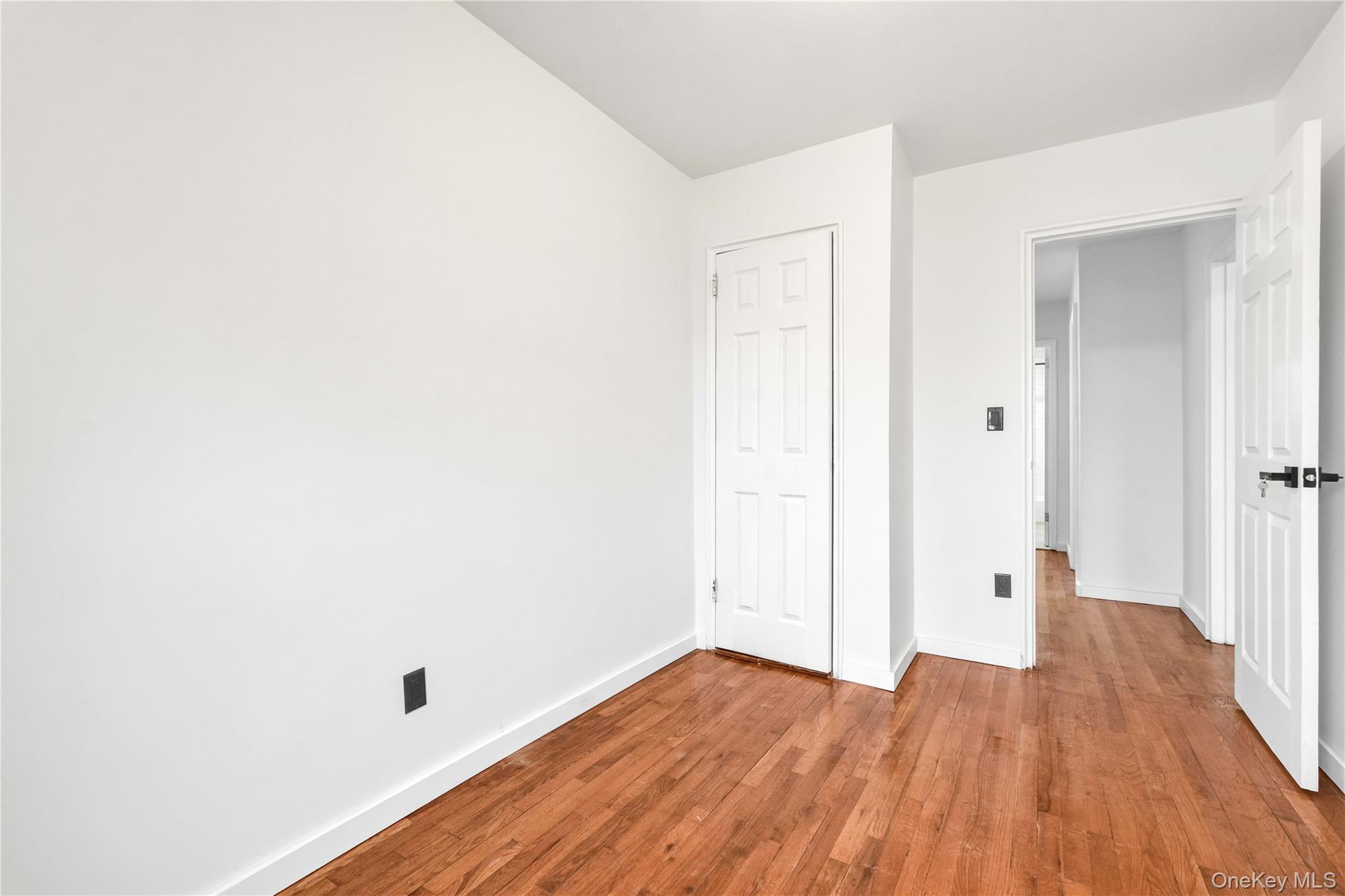 Single Family Schurz  Bronx, NY 10465, MLS-974279-18