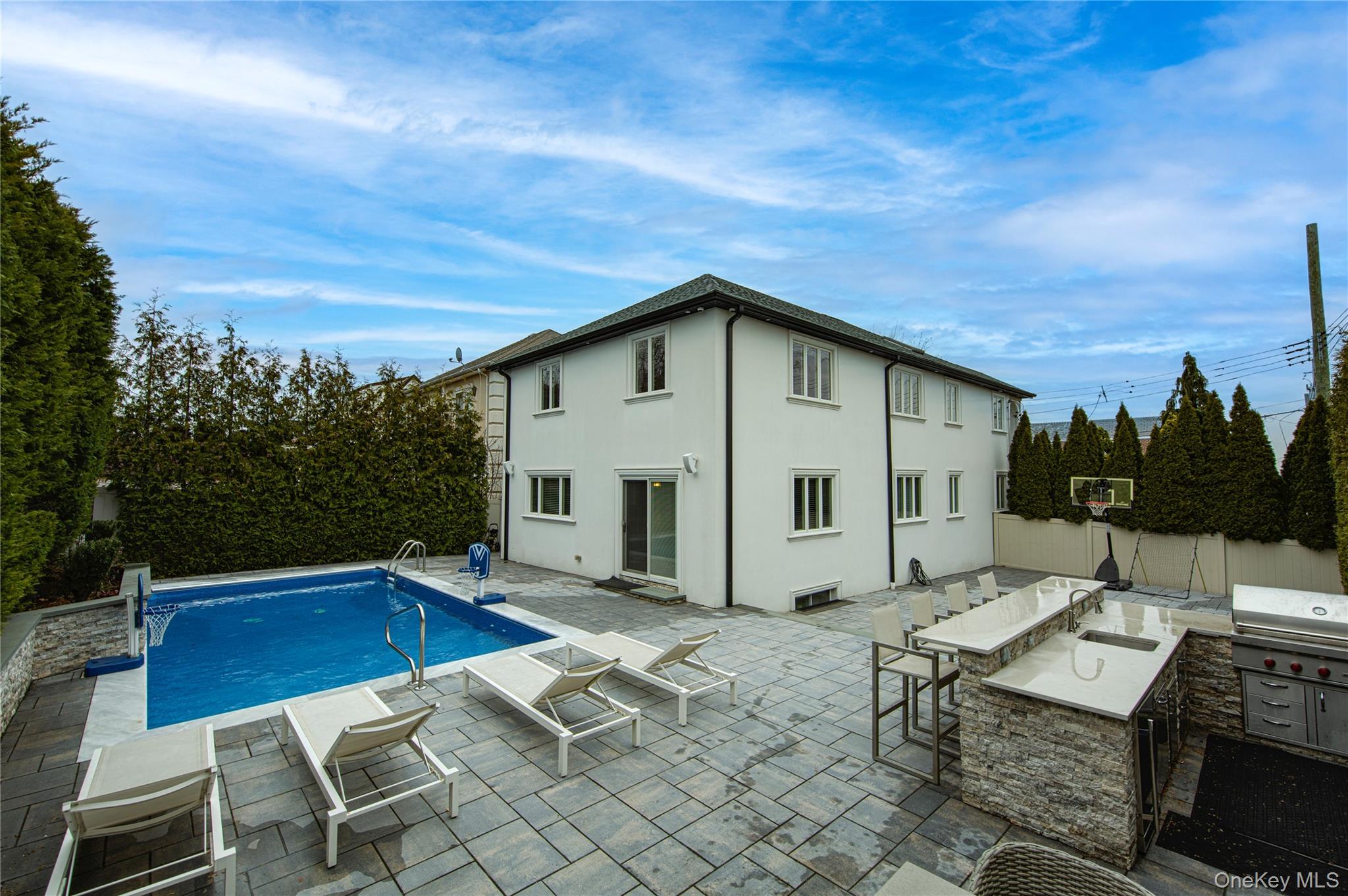 Single Family Riverside  Queens, NY 11357, MLS-974294-2