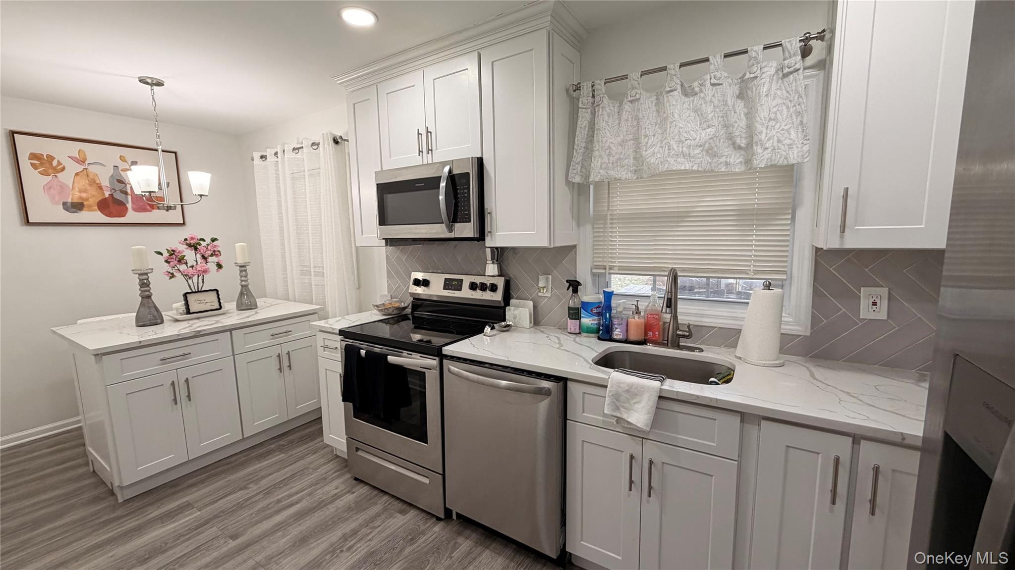 Single Family Fairview  Suffolk County, NY 11967, MLS-974329-7