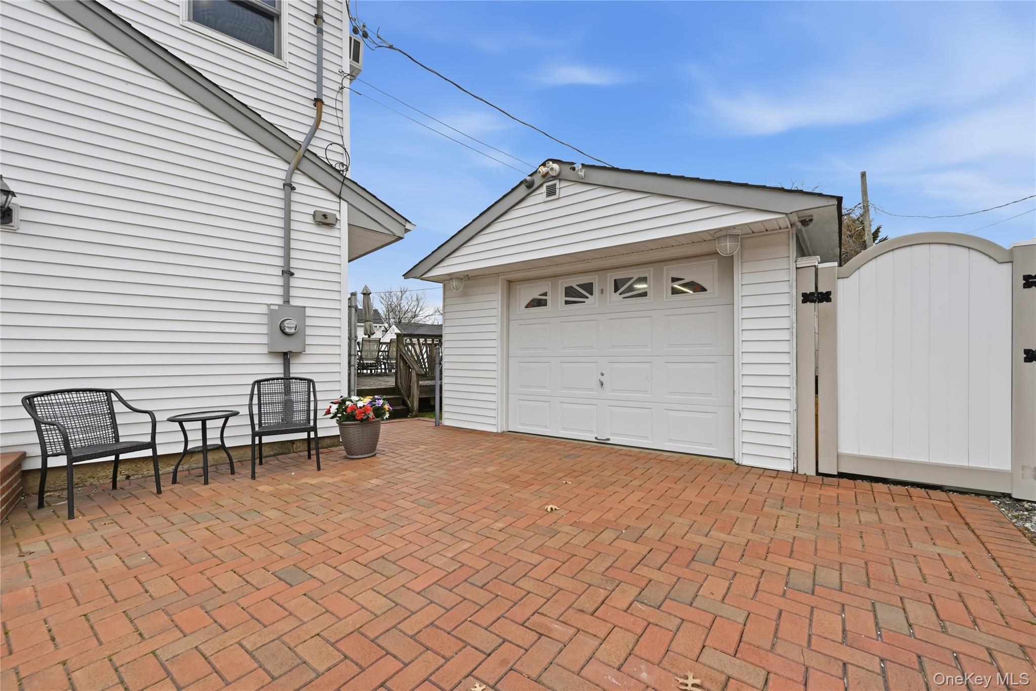 Single Family Randal  Nassau County, NY 11714, MLS-974347-23
