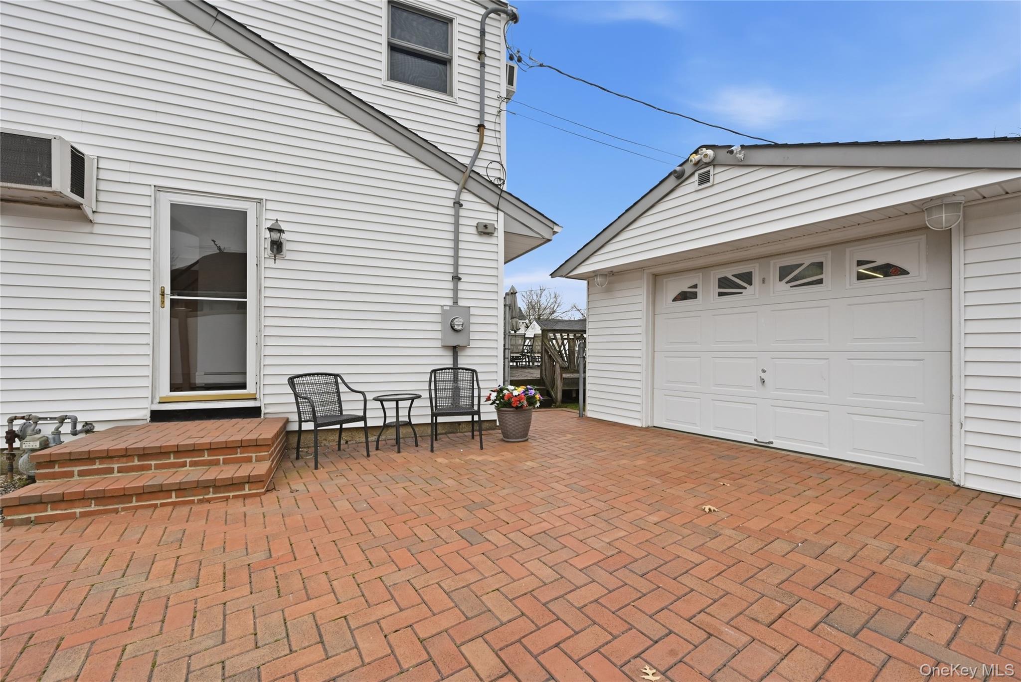 Single Family Randal  Nassau County, NY 11714, MLS-974347-24