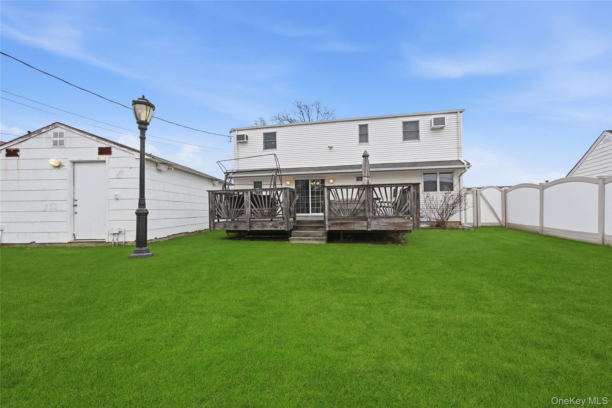 Single Family Randal  Nassau County, NY 11714, MLS-974347-26