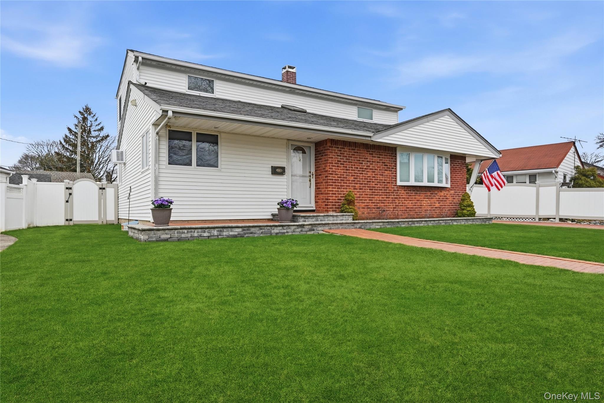 Single Family Randal  Nassau County, NY 11714, MLS-974347-4