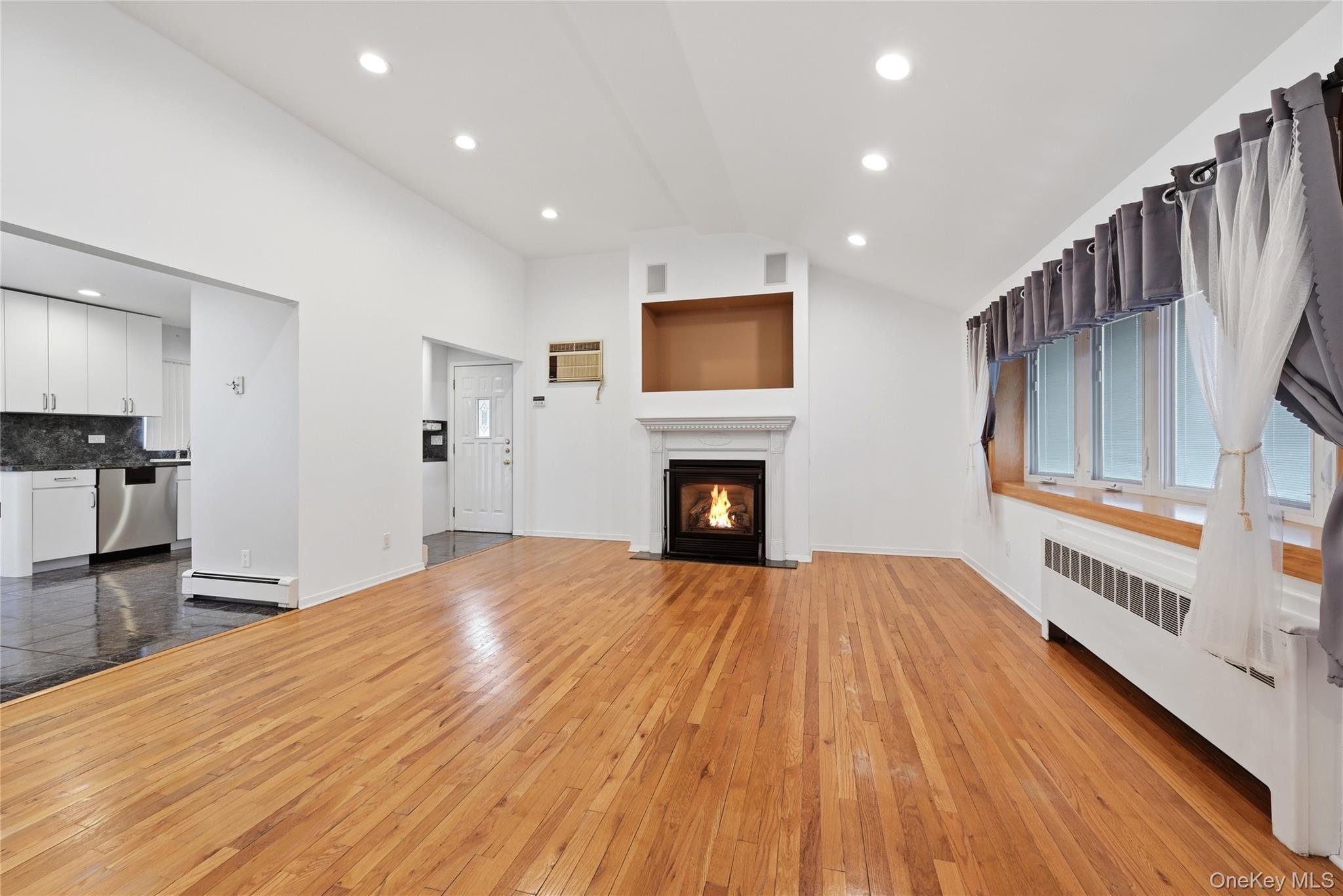 Single Family Randal  Nassau County, NY 11714, MLS-974347-7