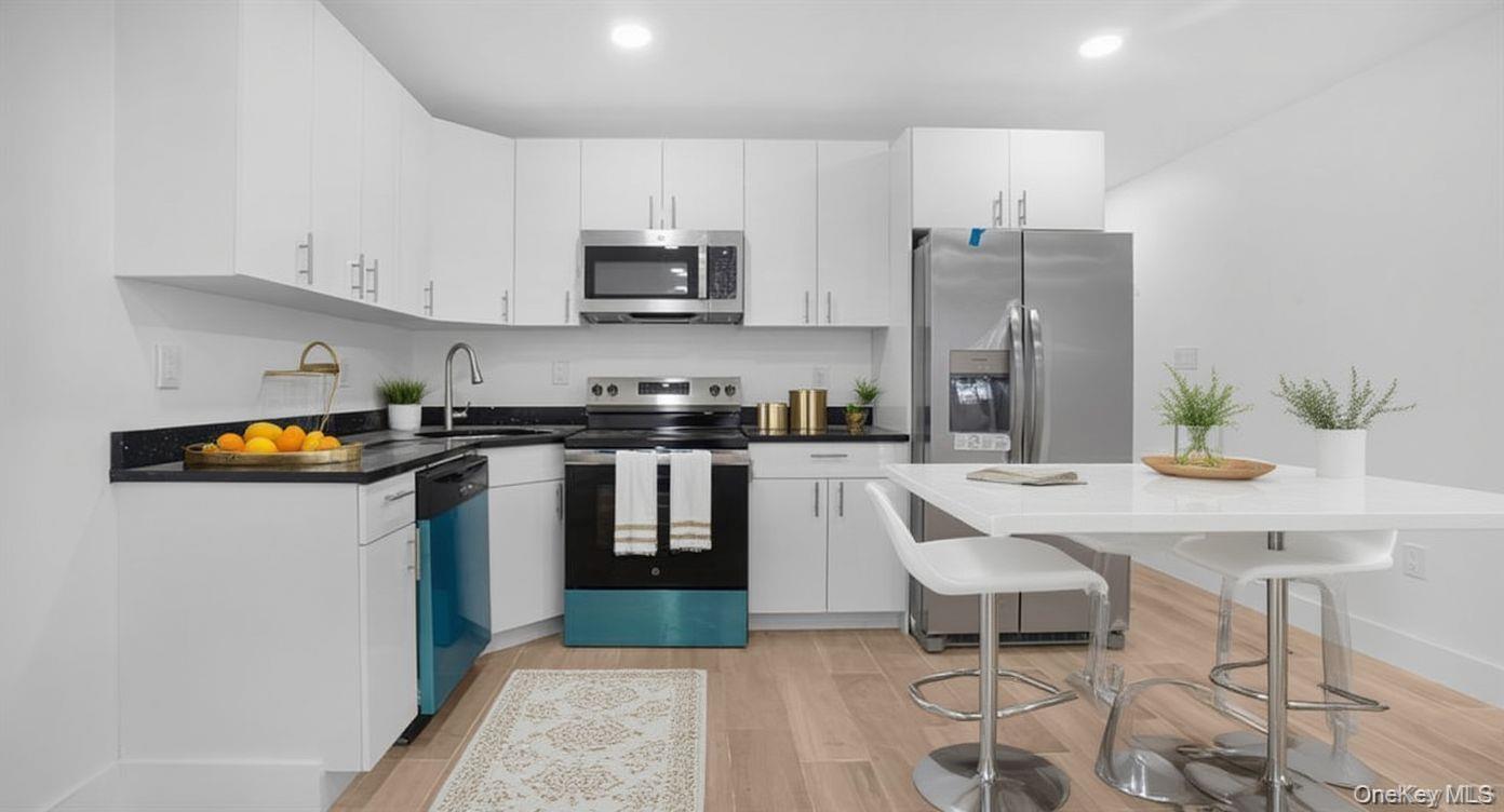 Single Family Duryea  Bronx, NY 10466, MLS-974350-4