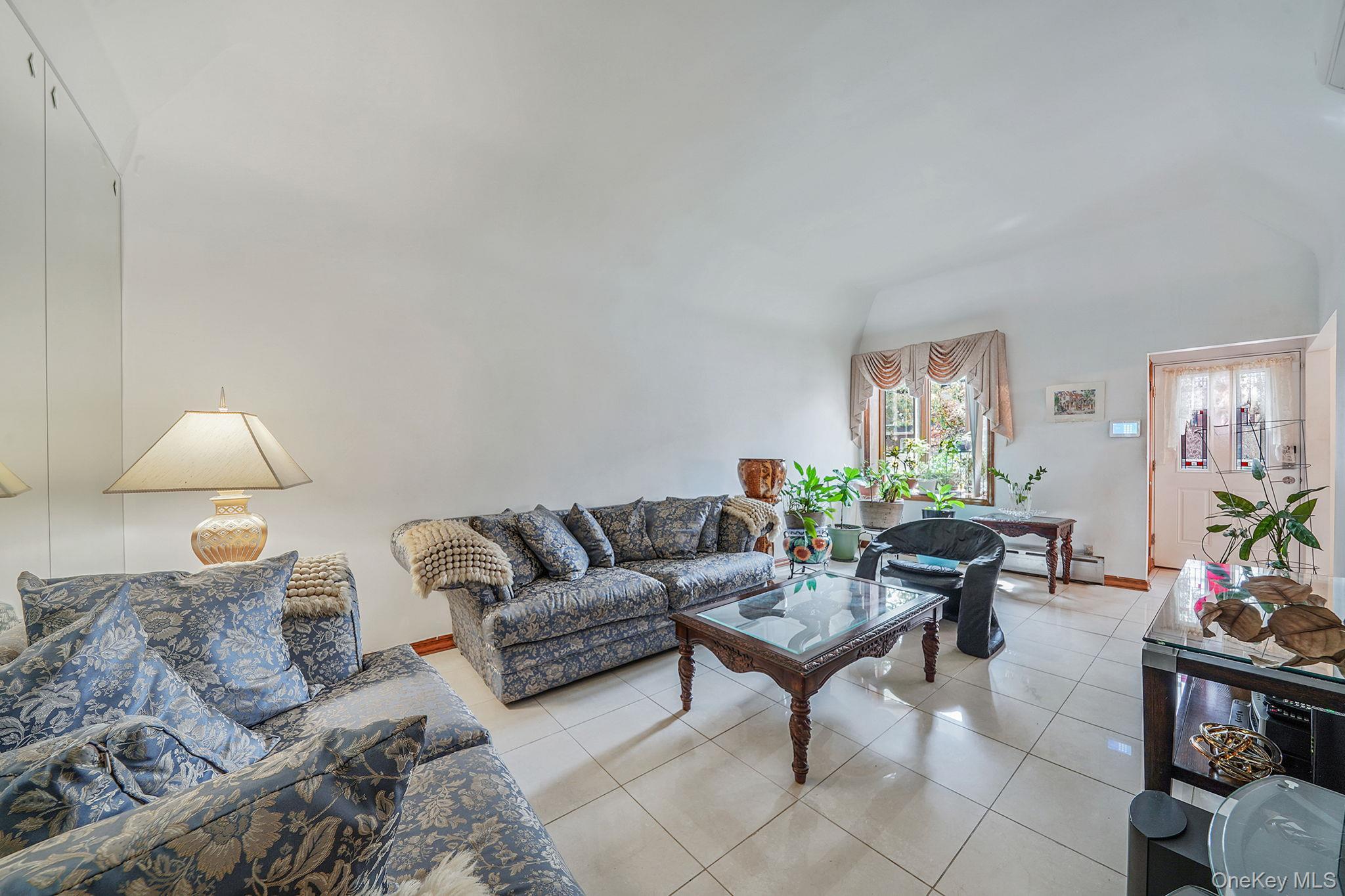 Single Family 87th  Brooklyn, NY 11236, MLS-974360-12