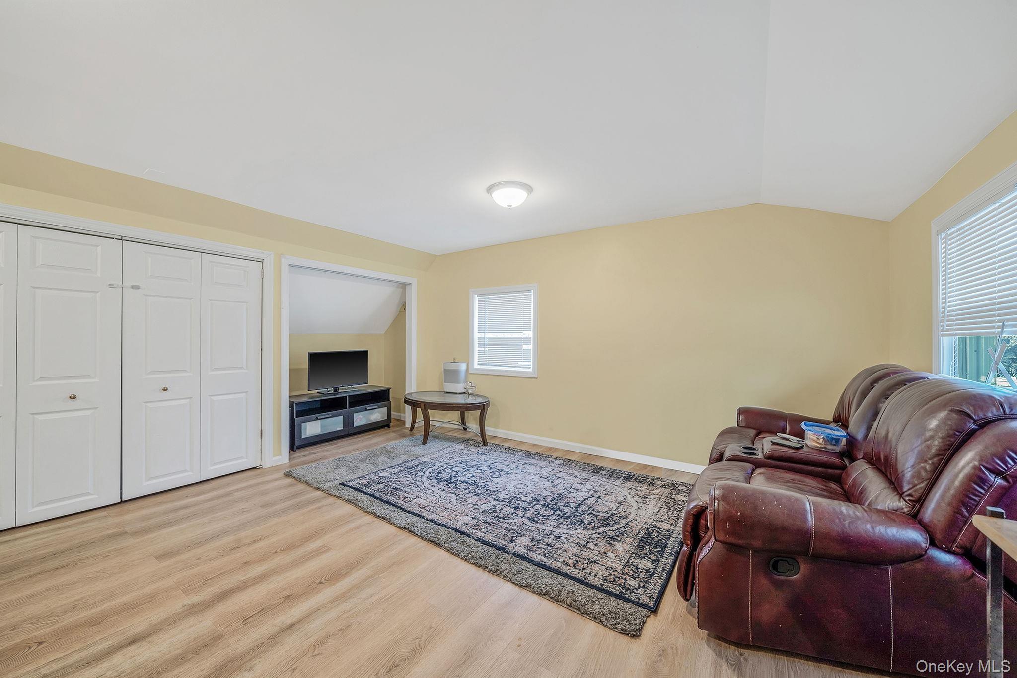 Single Family Bent  Nassau County, NY 11756, MLS-974380-11